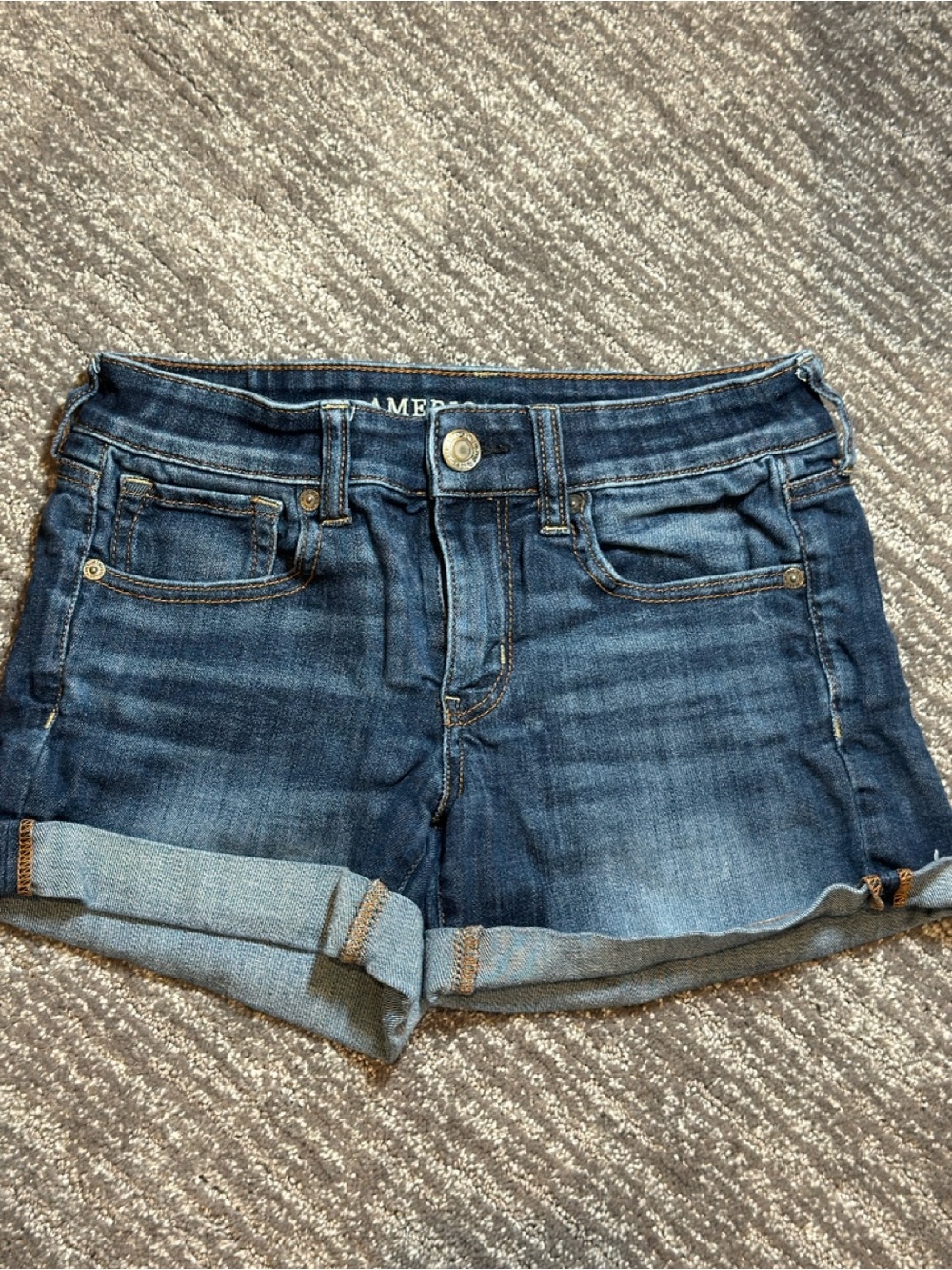 American Eagle Women’s 2 Jean Denim Darkwash Shorts